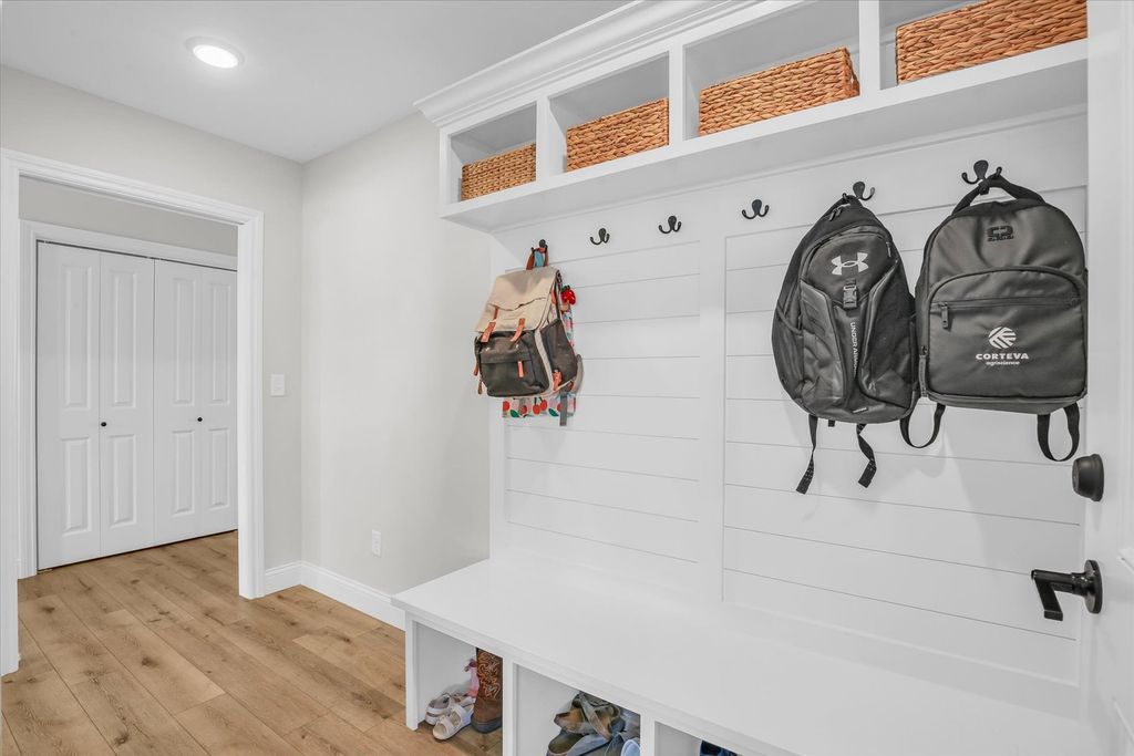 Image 28 of property listing at 1709 Littlefield Lane, Mahomet, IL 61853