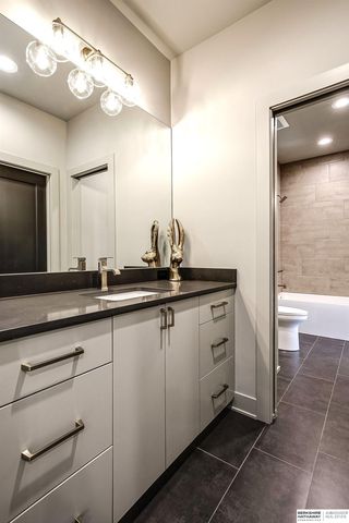 627 S 148 Street, Omaha, NE 68154