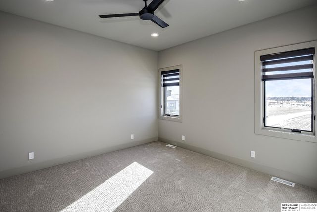 627 S 148 Street, Omaha, NE 68154