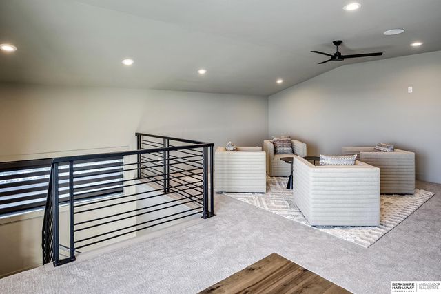 627 S 148 Street, Omaha, NE 68154