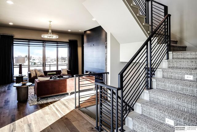 627 S 148 Street, Omaha, NE 68154