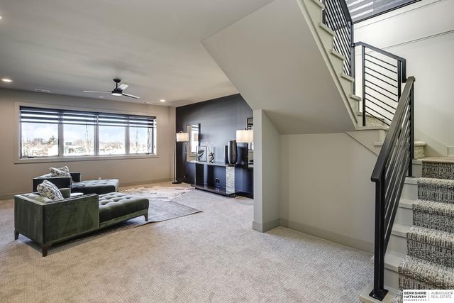 627 S 148 Street, Omaha, NE 68154