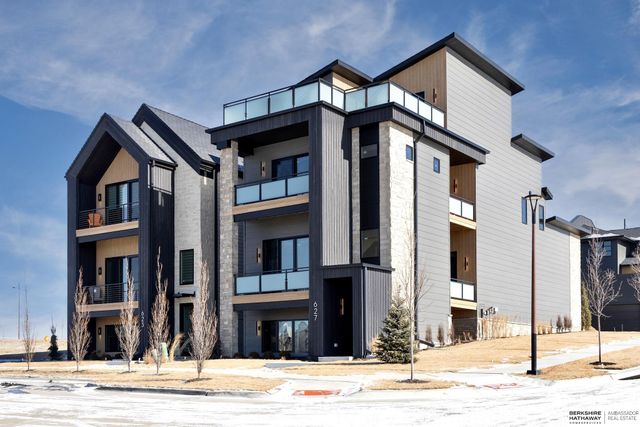 627 S 148 Street, Omaha, NE 68154