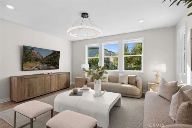 410 Chorus, Irvine, CA 92618