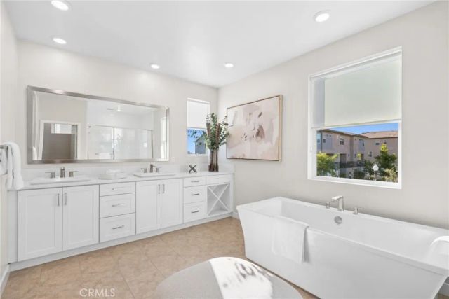 410 Chorus, Irvine, CA 92618