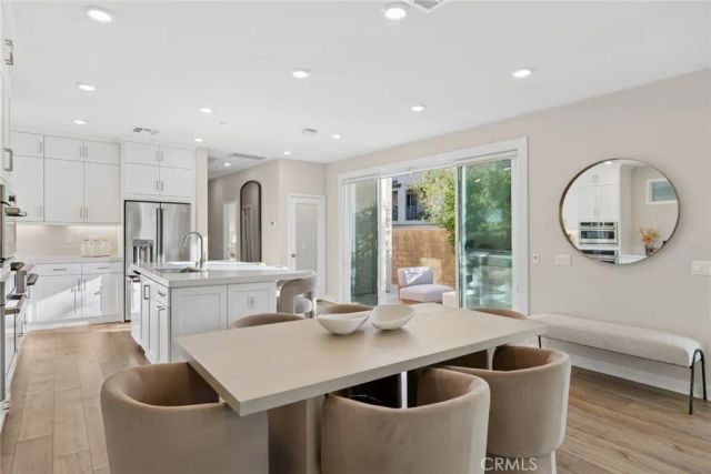 410 Chorus, Irvine, CA 92618