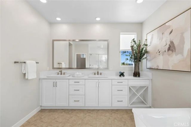 410 Chorus, Irvine, CA 92618