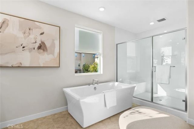 410 Chorus, Irvine, CA 92618