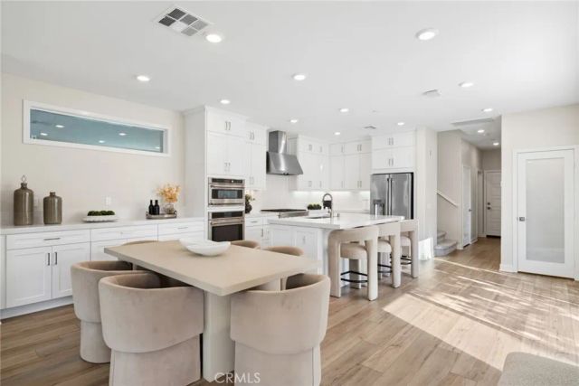 410 Chorus, Irvine, CA 92618