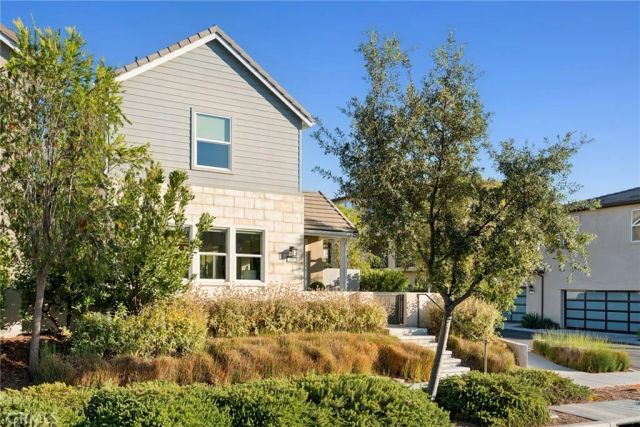 410 Chorus, Irvine, CA 92618