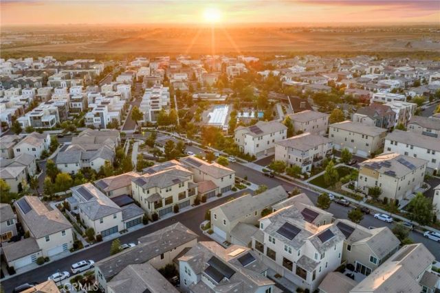410 Chorus, Irvine, CA 92618