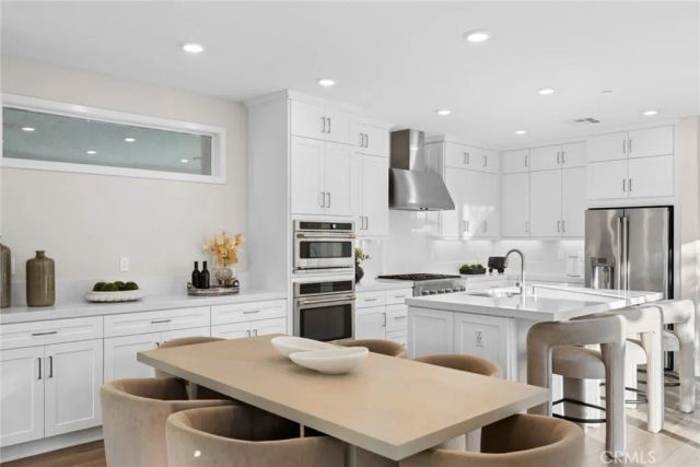 410 Chorus, Irvine, CA 92618