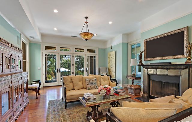 34 Logan Loop, Highland Park, IL 60035