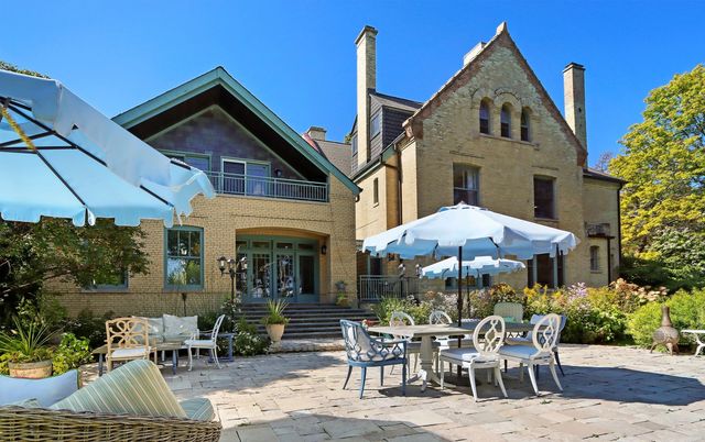 34 Logan Loop, Highland Park, IL 60035