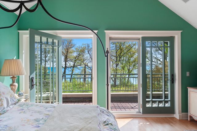 34 Logan Loop, Highland Park, IL 60035