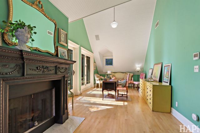 34 Logan Loop, Highland Park, IL 60035