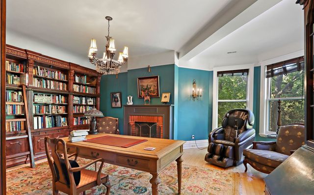 34 Logan Loop, Highland Park, IL 60035