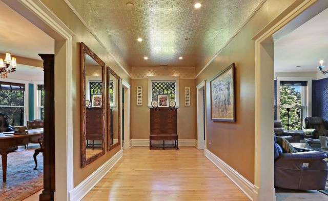 34 Logan Loop, Highland Park, IL 60035