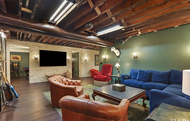 34 Logan Loop, Highland Park, IL 60035