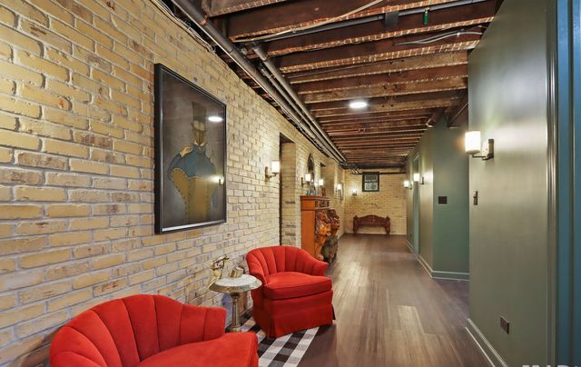 34 Logan Loop, Highland Park, IL 60035