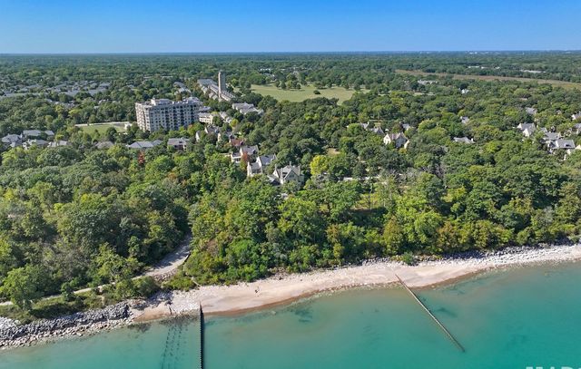 34 Logan Loop, Highland Park, IL 60035