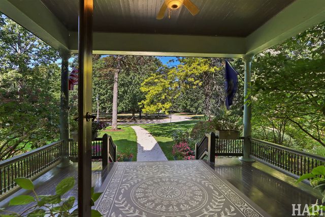 34 Logan Loop, Highland Park, IL 60035
