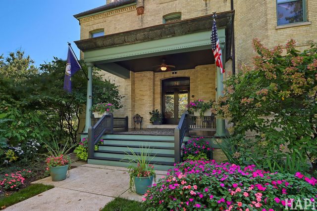 34 Logan Loop, Highland Park, IL 60035