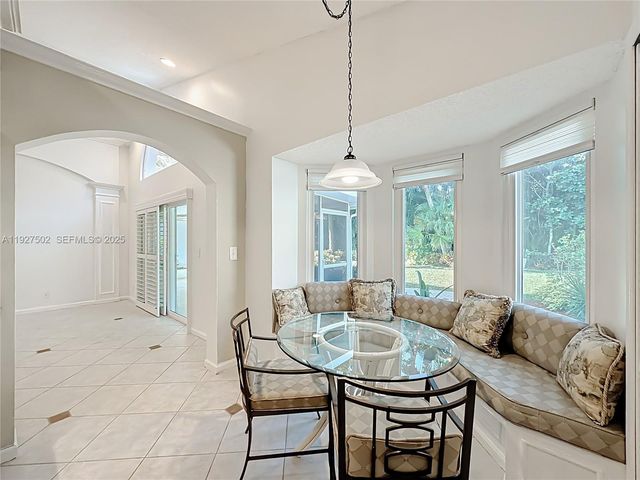 356 Hammocks Trl, Green Acres, FL 33413