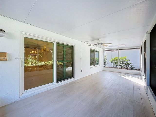 356 Hammocks Trl, Green Acres, FL 33413