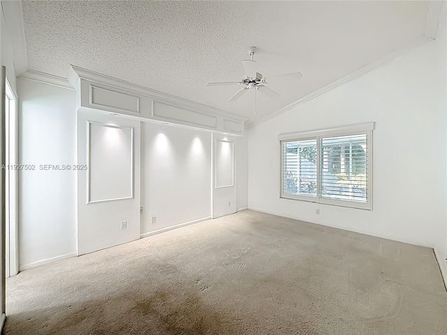 356 Hammocks Trl, Green Acres, FL 33413