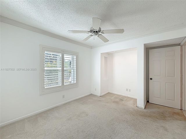 356 Hammocks Trl, Green Acres, FL 33413