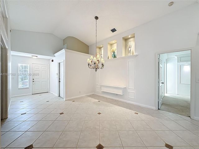 356 Hammocks Trl, Green Acres, FL 33413