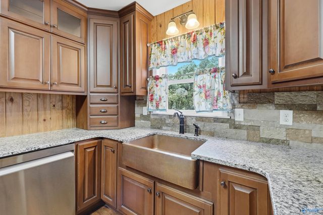 1402 Mitchell Pines Trail, Decatur, AL 35603