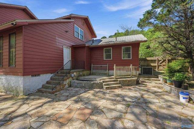 1402 Mitchell Pines Trail, Decatur, AL 35603