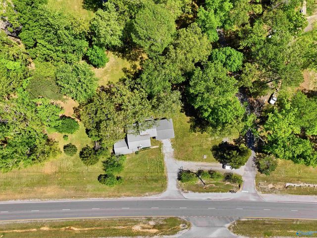 1402 Mitchell Pines Trail, Decatur, AL 35603