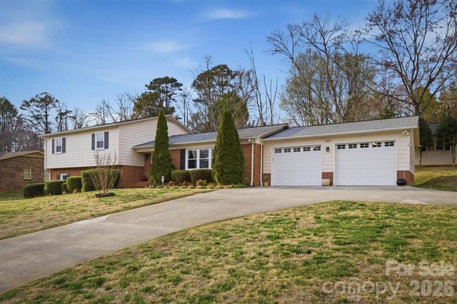 1405 Lower Creek Drive NE, Lenoir, NC 28645