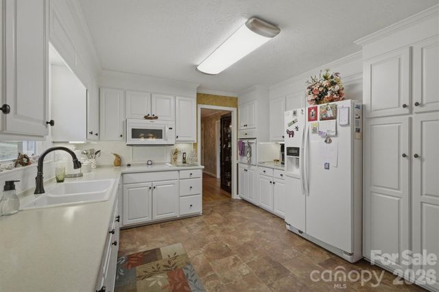 1405 Lower Creek Drive NE, Lenoir, NC 28645