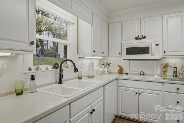 1405 Lower Creek Drive NE, Lenoir, NC 28645