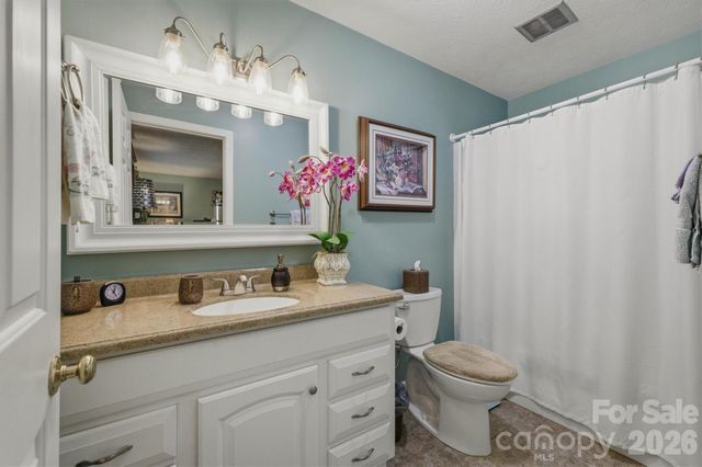 1405 Lower Creek Drive NE, Lenoir, NC 28645