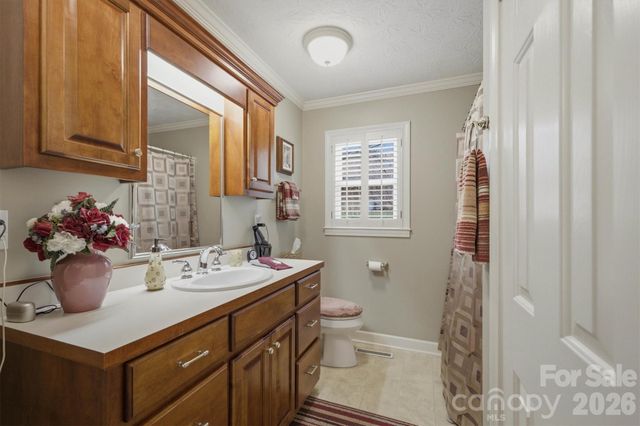1405 Lower Creek Drive NE, Lenoir, NC 28645