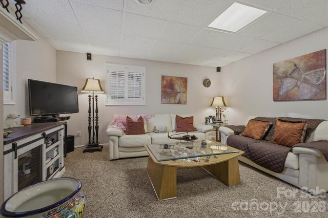1405 Lower Creek Drive NE, Lenoir, NC 28645