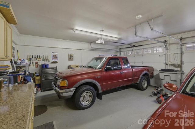 1405 Lower Creek Drive NE, Lenoir, NC 28645