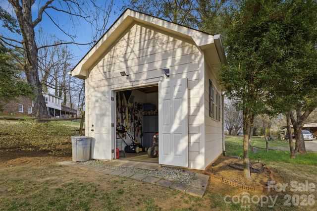 1405 Lower Creek Drive NE, Lenoir, NC 28645