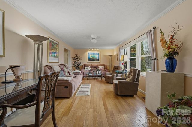 1405 Lower Creek Drive NE, Lenoir, NC 28645