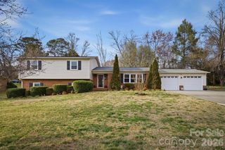 1405 Lower Creek Drive NE, Lenoir, NC 28645