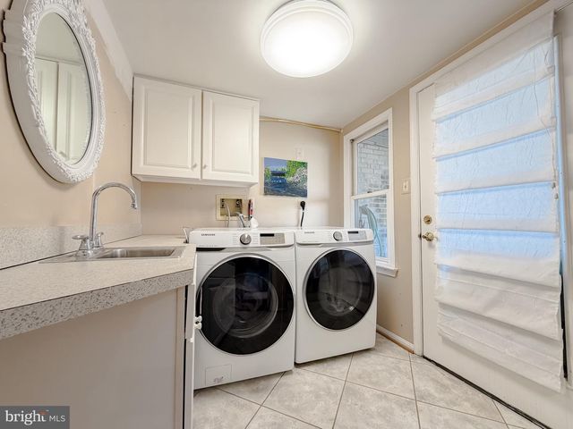 8183 WINDWARD KEY DR, Chesapeake Beach, MD 20732