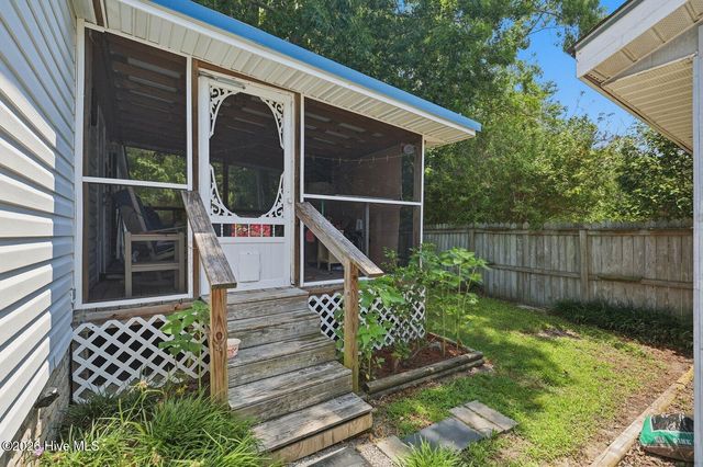 103 Pine Ridge Court, Hampstead, NC 28443