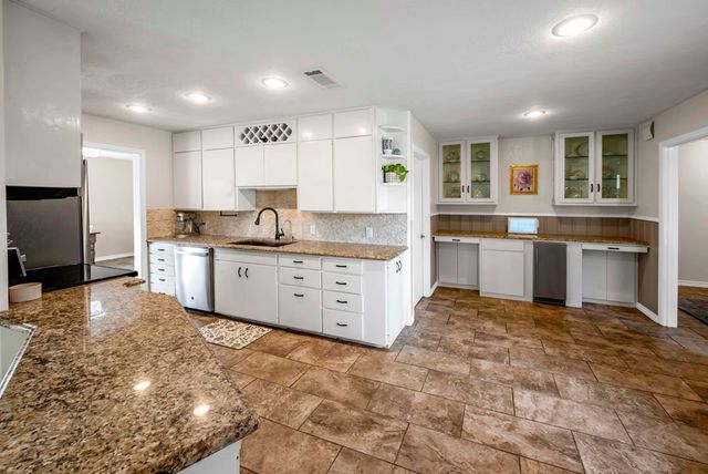 1604 N N St, Midland, TX 79705