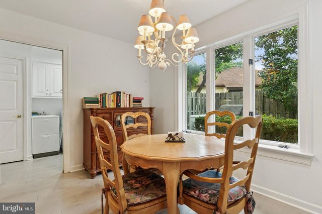 6 STEEPLECHASE LN, Blue Bell, PA 19422