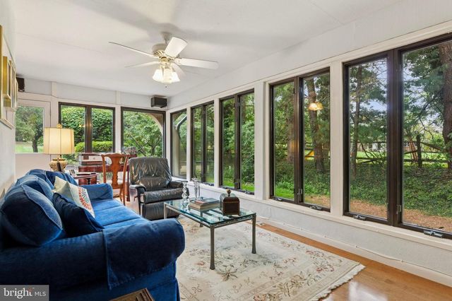 6 STEEPLECHASE LN, Blue Bell, PA 19422